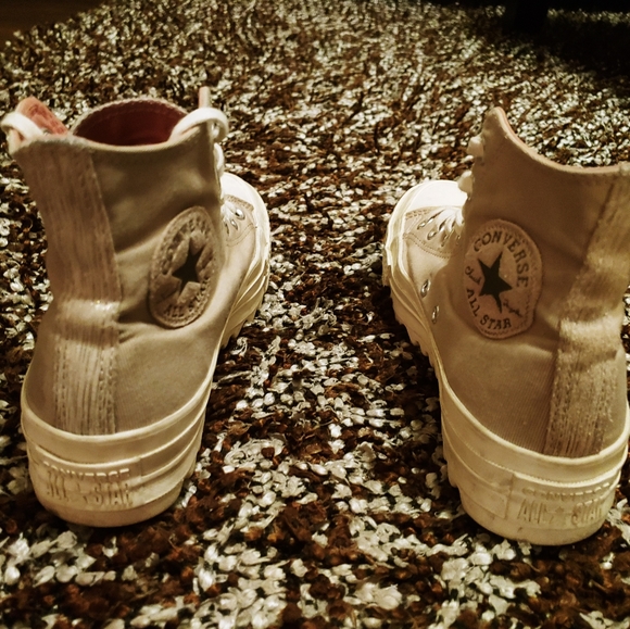 Converse - Picture 3 of 7